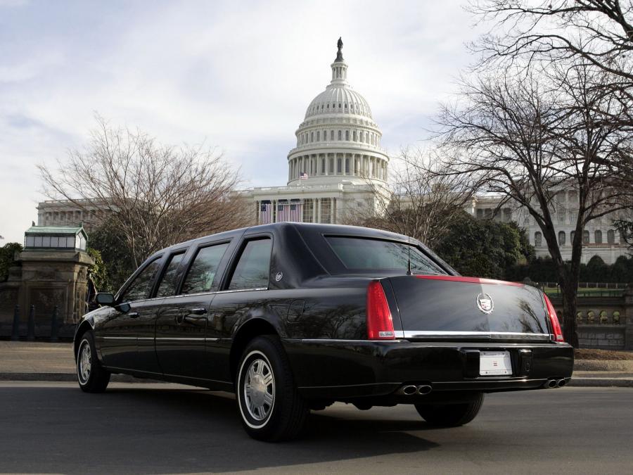  Cadillac DTS Presidential State Car 2005 года  (фото 3 из 12)
